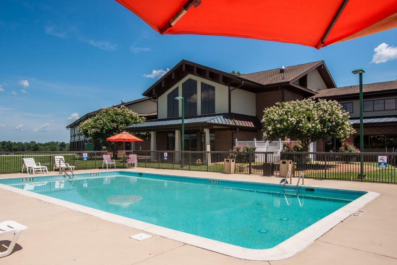 Round Hill Inn Orange Экстерьер фото