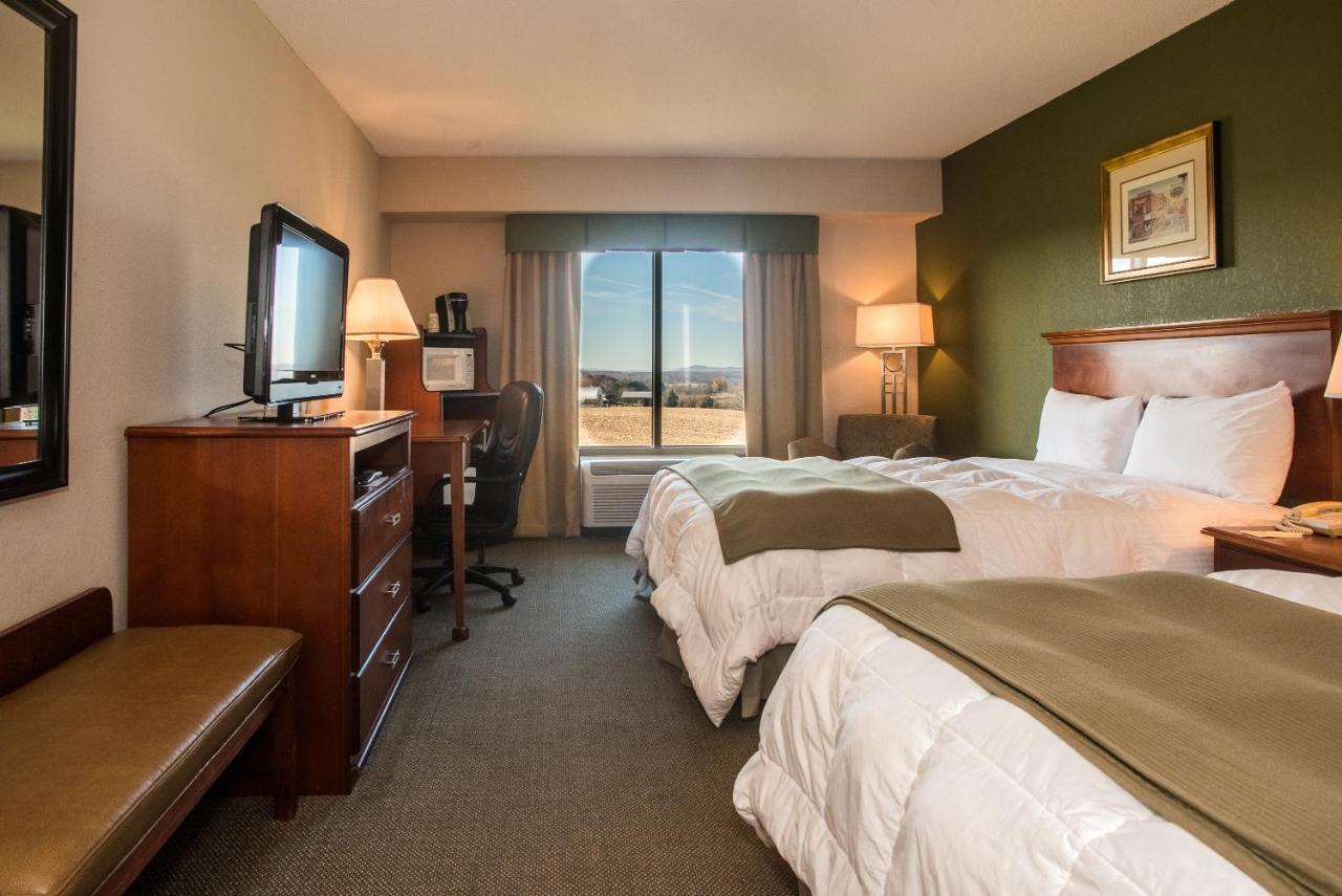 Round Hill Inn Orange Экстерьер фото